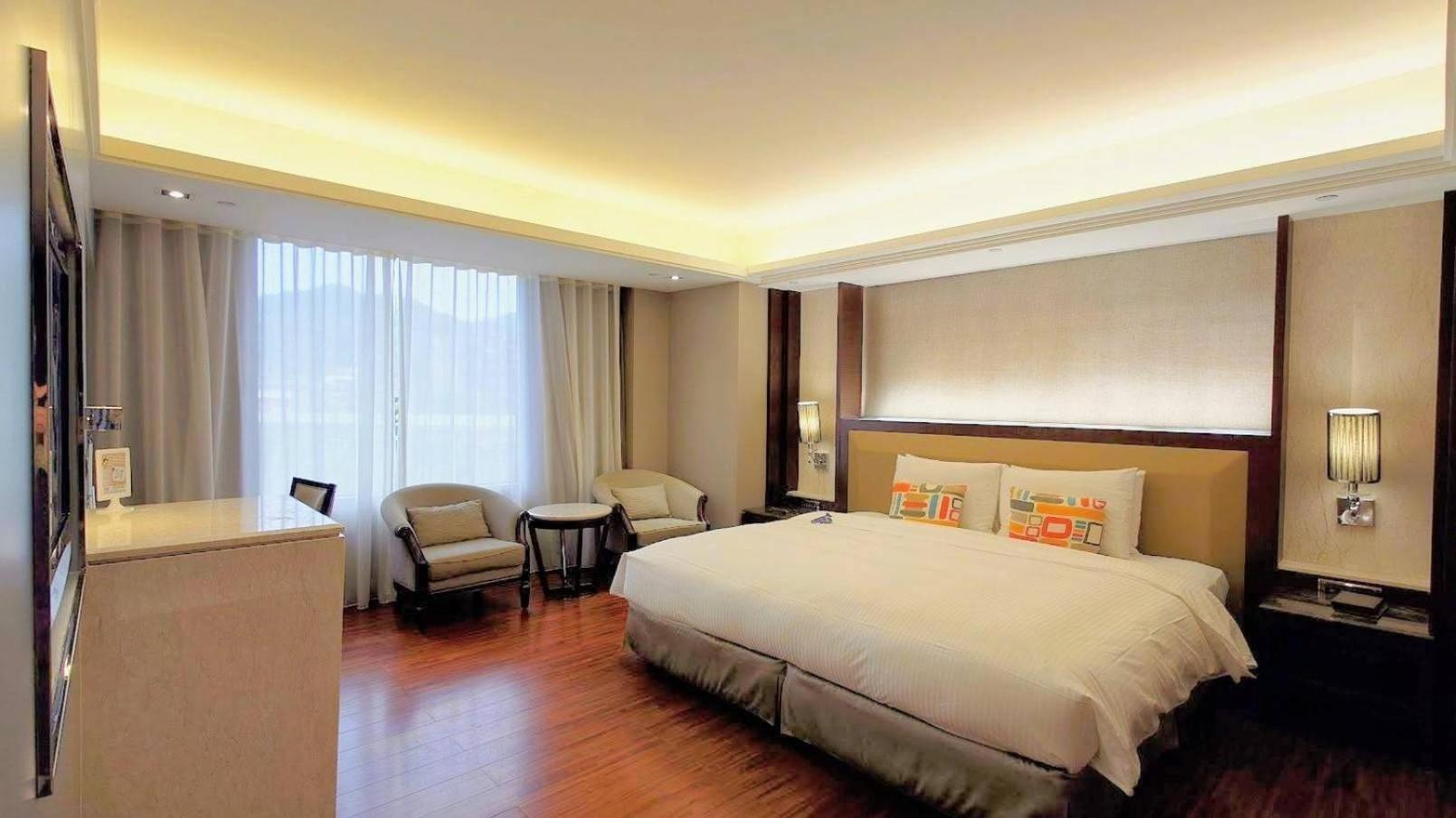 S Aura Hotel Taipei Exteriör bild
