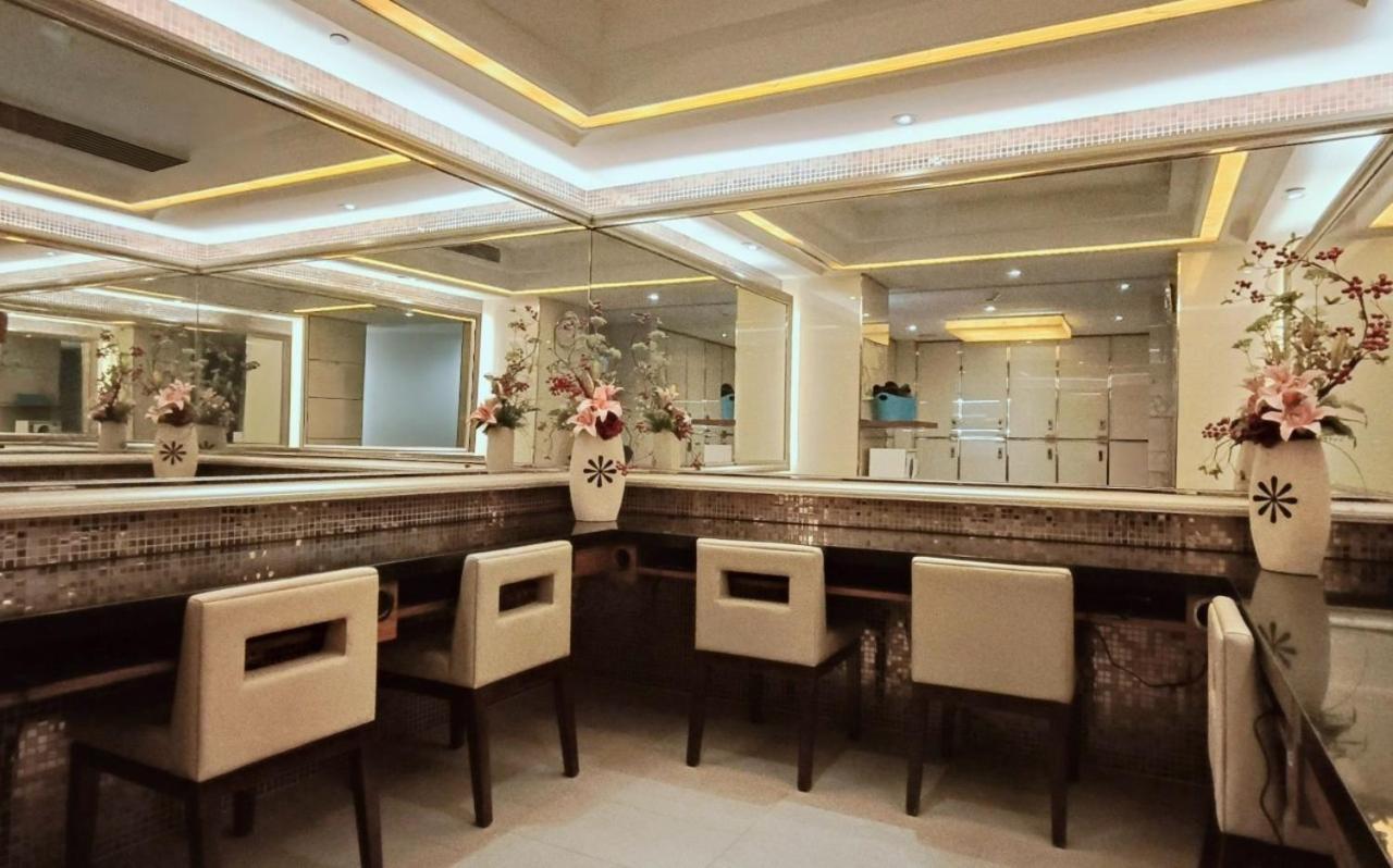 S Aura Hotel Taipei Exteriör bild